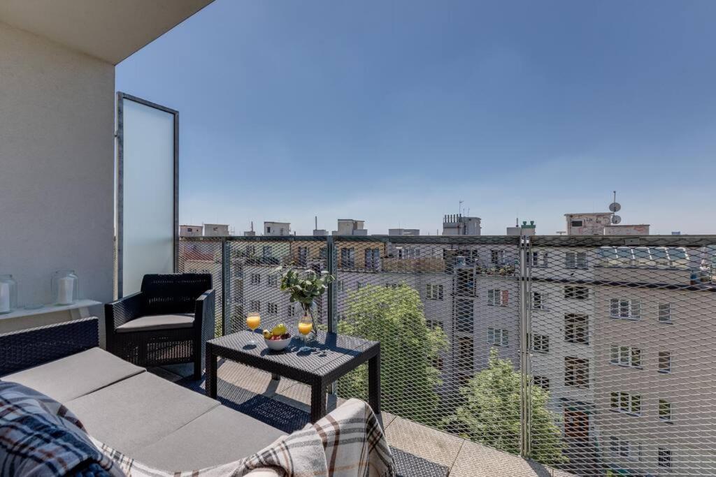 Jt'S Apartments Korunni Str. Prag Eksteriør billede