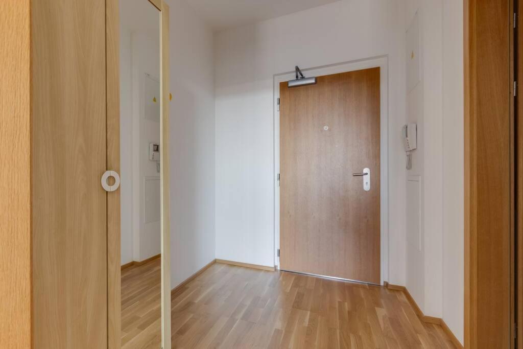 Jt'S Apartments Korunni Str. Prag Eksteriør billede