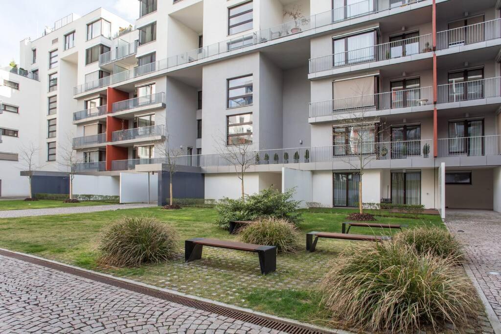 Jt'S Apartments Korunni Str. Prag Eksteriør billede