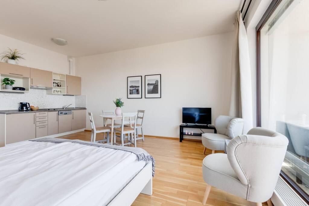 Jt'S Apartments Korunni Str. Prag Eksteriør billede